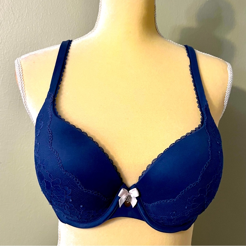 Victoria's secret body by Victoria perfect shape bra size 34D